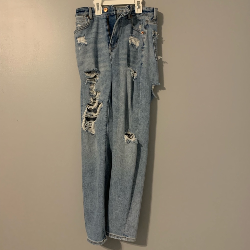 Distressed American eagle mom jeans